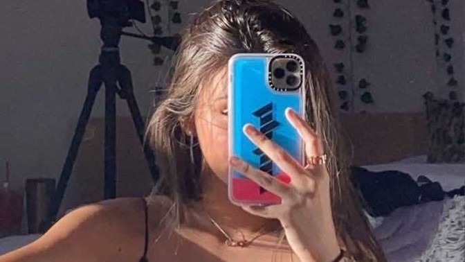 Fotoğrafımızı çektiğimizde uzun süre bakınca neden çirkin gelir?
