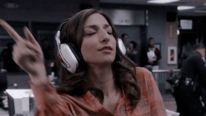 Sizin için müziğin dili önemli mi, yoksa kulağa hoş geleni dinler misiniz?