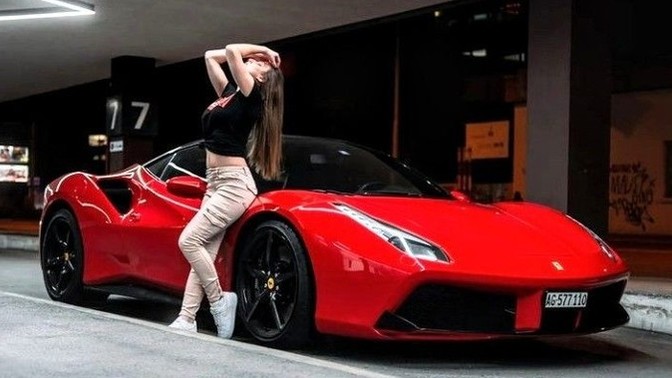 Ferrari marka arabanız olsa herkes peşinizden mi koşturur?