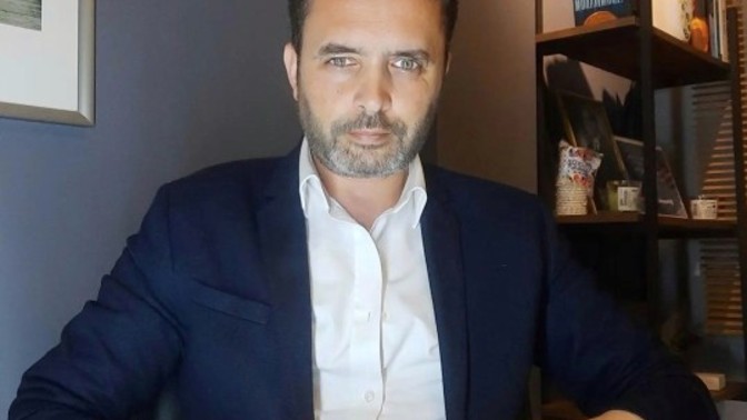 Sizce bana nasıl saç modeli yakışır?