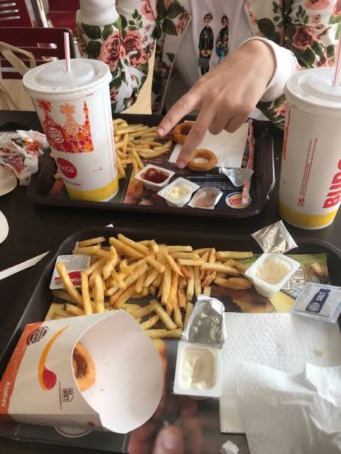 Hamburger mi yoksa pizza mı daha çok seversin?