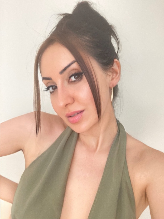Bekar erkekler gibi dul ama genç bir erkeğin ilgisini çekmeyi sevmiyorum?