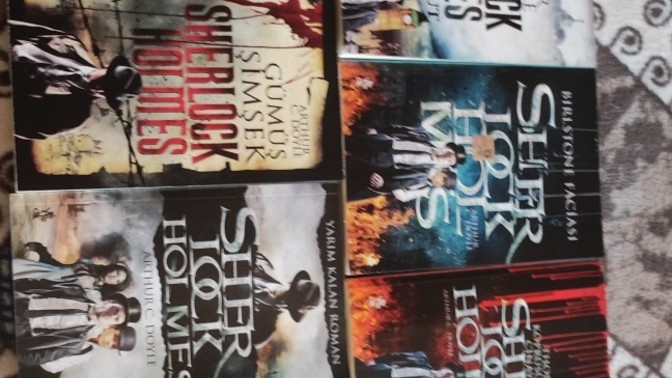 Sherlock Holmes kitap serisinin sıralaması nasıl arkadaşlar?