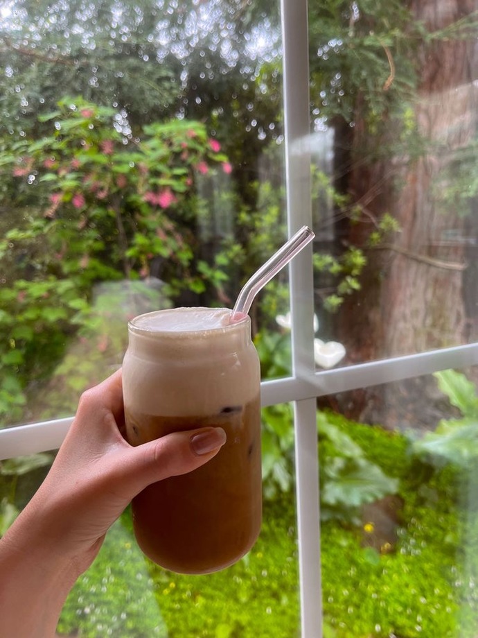 Sizce ben kaç vakte kadar İsveçte, evimin bahçesinde iced lattemi içerken gurbet hasreti çekerim?
