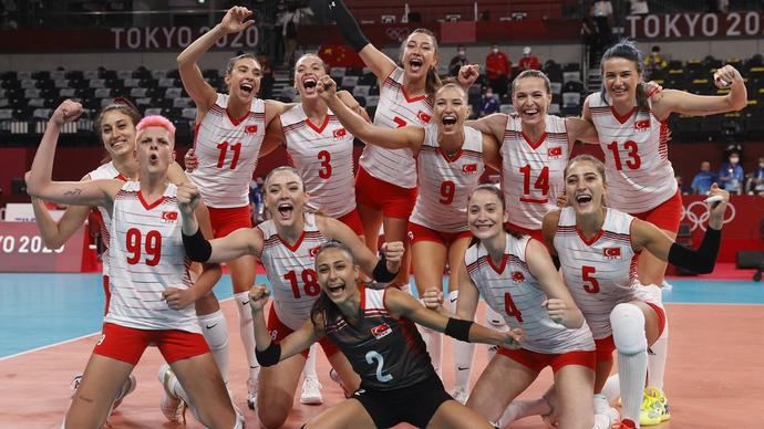 A Milli Kadın Voleybol Takımı, Milletler Liginde Çini 3-1 mağlup ederek şampiyon oldu! Sizce yeteri kadar ilgi görüyorlar mı?
