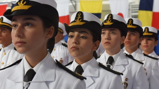 Deniz harp okulunda kadın olmak zor mu?