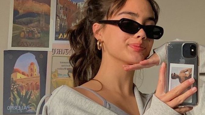 İnternetten tanıştığınız ve samimi sohbet ettiğiniz birine güvenip, fotoğraf atar mısınız?