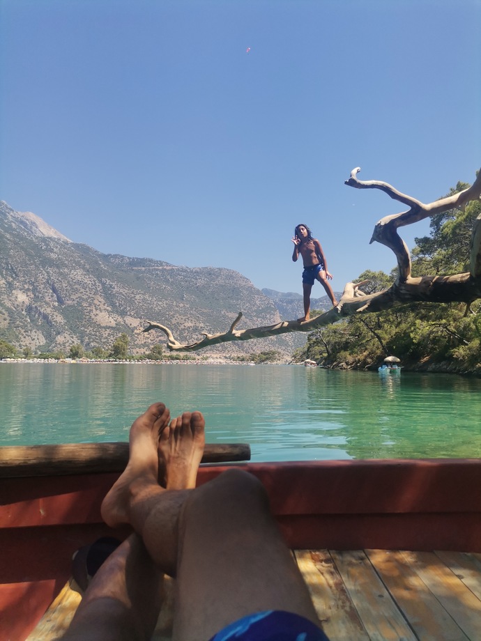 Ağustos ayında Türkiye'ye seyahat etmeyi planlıyorum. Hangi kültürel konulara ve festivallere gitmeliyim?