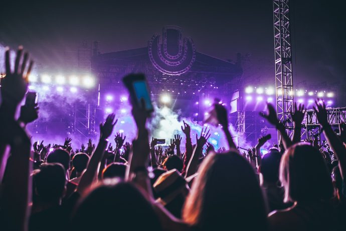 İstanbul Festivali 21 Temmuzda Yenikapıda başlıyor. Sen hangi sanatçının konserine gideceksin?