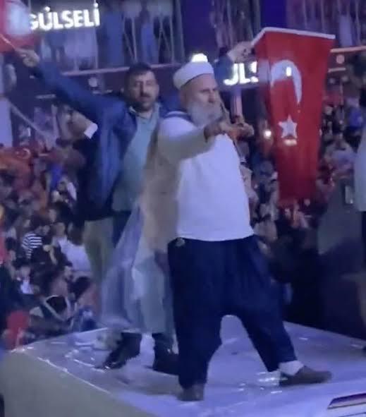Seçim akşamı oynayan hacı