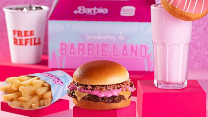 Brezilyadaki Burger King menüsüne Barbie temalı hamburger ekledi. Kimler bu lezzeti denemek ister?