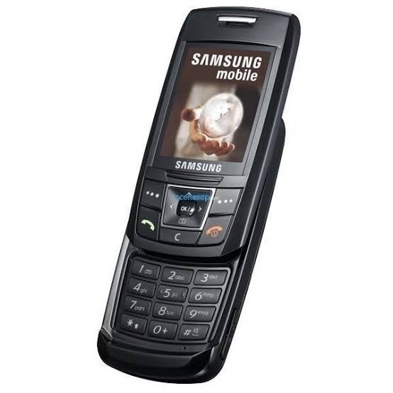 İlk telefonunuzun markası ve modeli neydi?