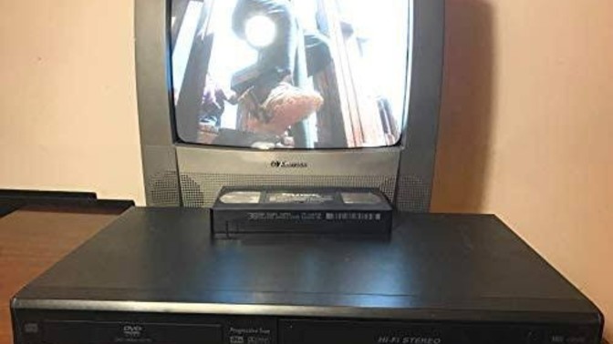 VHS kasetli hiç film izlediniz mi, izlediyseniz hangi filmdi?
