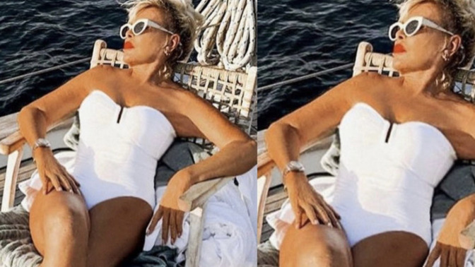 77 yaşındaki Ajda Pekkan tatil pozlarıyla gençlere taş çıkardı. Sen 77 yaşında böyle olabilir misin?
