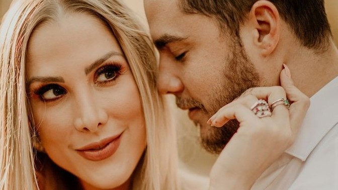 İnsanlar sevgilisi olduğunu söylemek zorunda mıdır?