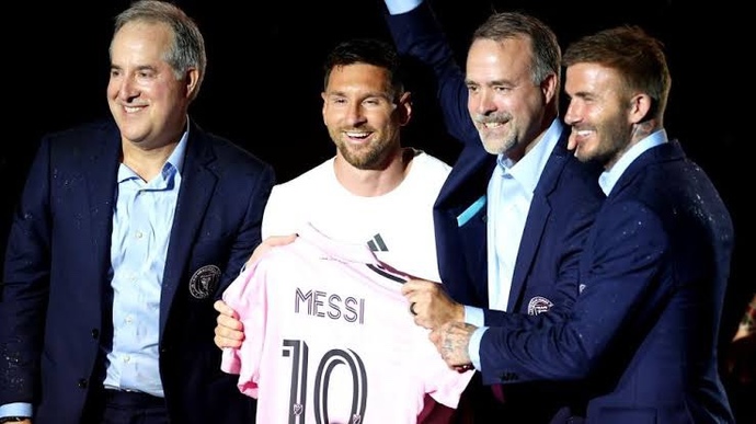 Messi’yi Inter Miami taraftarları büyük bir şölenle karşıladı! Sizce Messi ABD’de nasıl oynar?