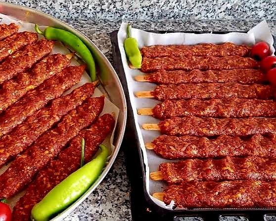 Adana Kebapmı Yoksa cızbız köftemi Tercih Edersin, ?