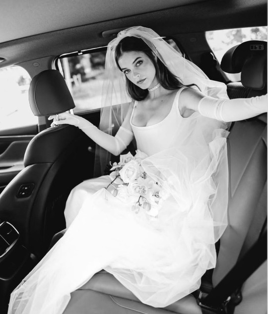 Barbara Palvin evlendi, sizce nasıl bir çift olmuşlar?