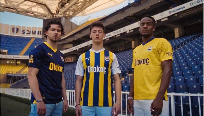 Dört büyüklerin yeni sezon formalarından en çok hangi takımın formalarını beğendiniz?