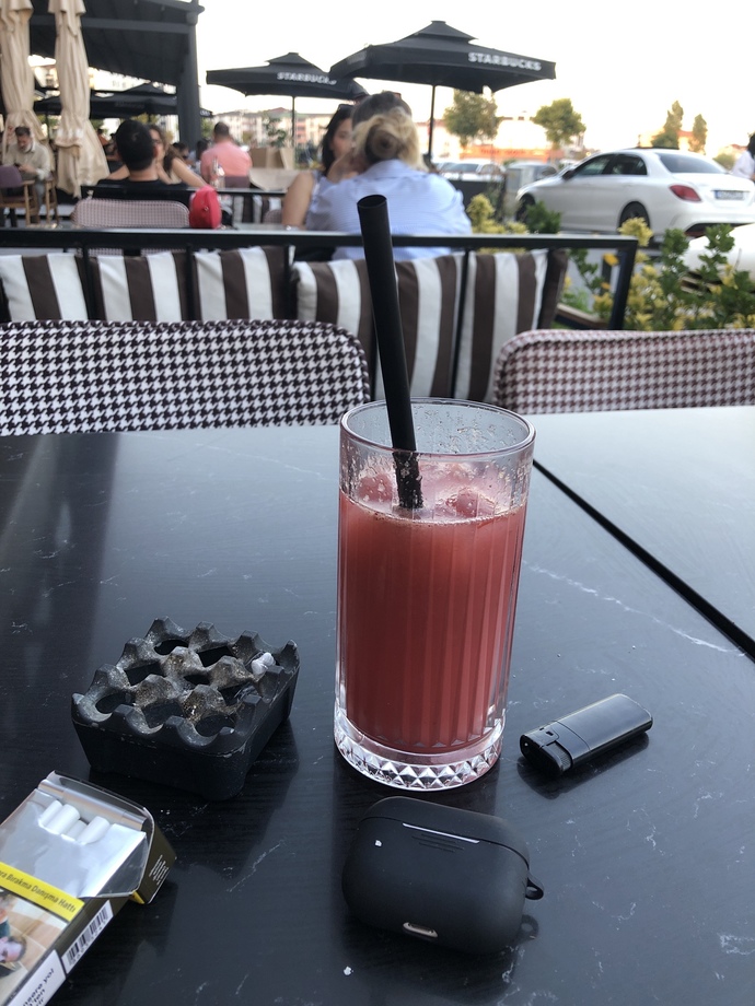 Bu akşam yalnızları oynuyorum, siz neler yapıyorsunuz?
