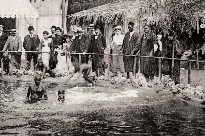 1905 yılında çekilen, insan hayvanat bahçesi fotoğrafı