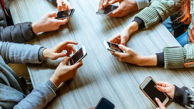 Sosyal medya hayatınızı nasıl etkiliyor? Olumlu ve olumsuz yönleri nelerdir?