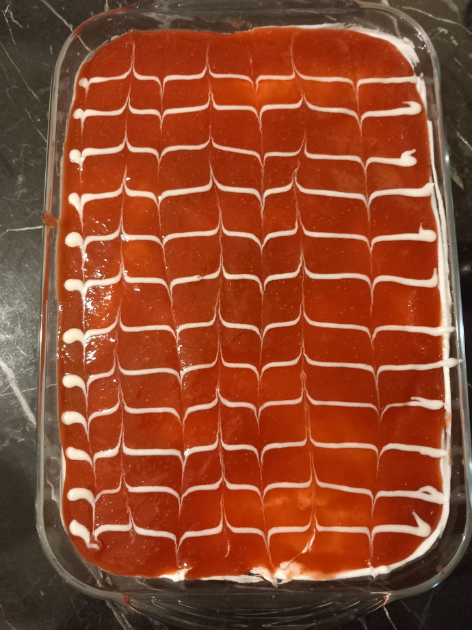 Çilek soslu trileçe yaptım, olmuş mu?