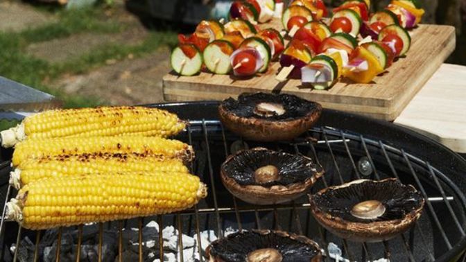 Terasta mangal sezonunu açtım. Mangalda hangi etleri ve sebzeleri seversiniz?