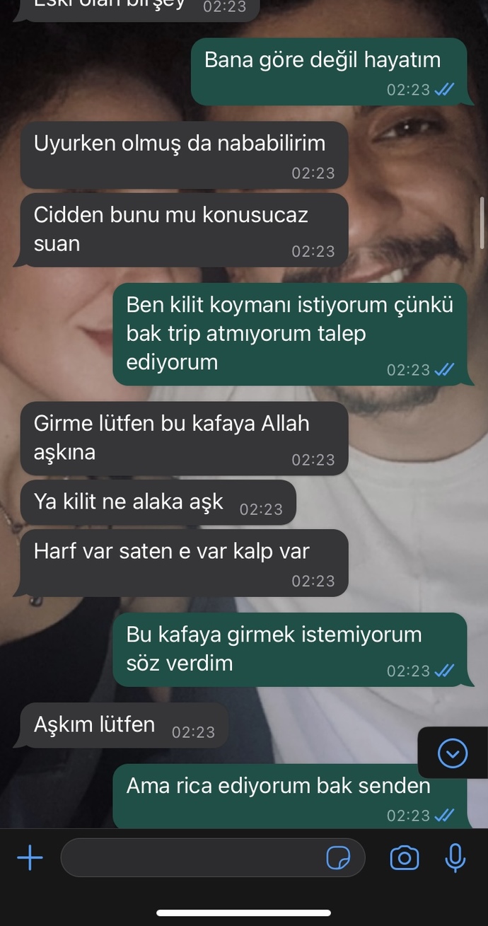 Erkek arkadaşımla 1 ay oldu ama kız takip ediyor. İstediklerimi yapmıyor, ne yapayım?