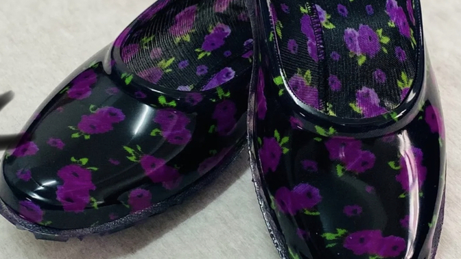 Lastik ayakkabı moda olarak geri döndü. Tek farkla, uçuk fiyatlar! Bu kadar para verilir mi?