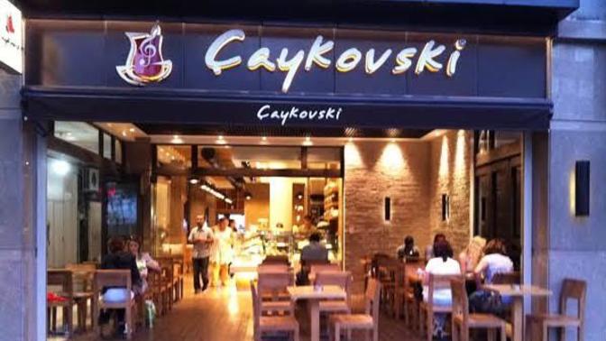 Bir kafe açacak olsanız ne isim koyardınız?