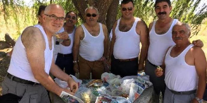 Türk erkeğinin, Türk olduğunu belli eden en büyük imzası nedir?