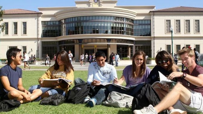 Vakıf üniversiteleri ücretlerini açıkladı. Yüzde yüz zam geldi. Bu devirde vakıf üniversitesinde okumak mümkün mü?