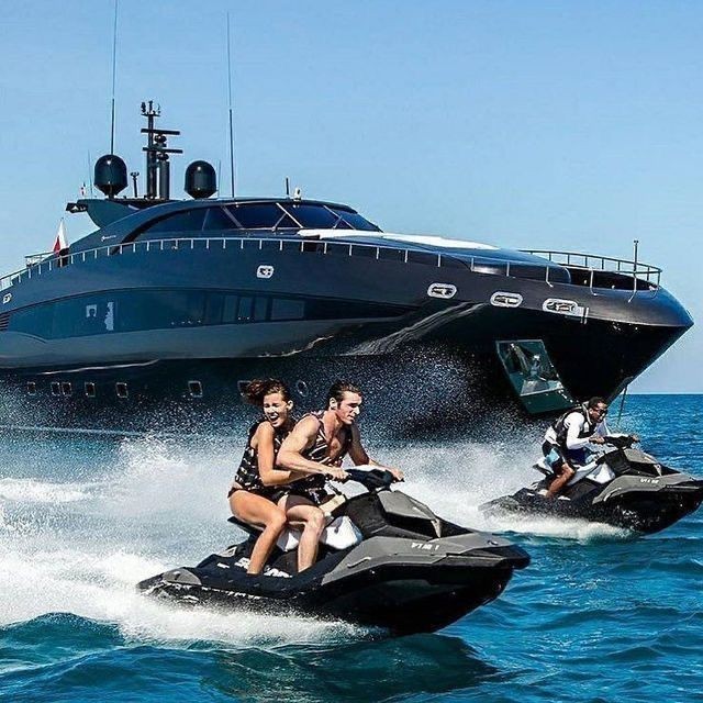 Sevgiliniz gel seni jetski ile gezdireyim dese onaylar mısınız?