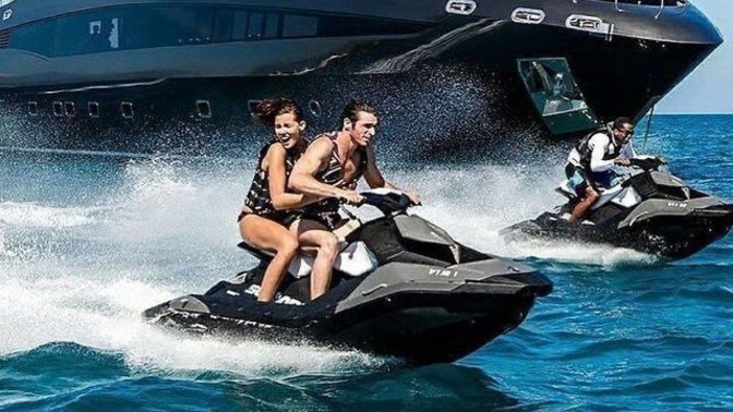 Sevgiliniz "gel seni jetski ile gezdireyim" dese onaylar mısınız?