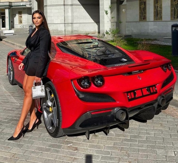 Sevgiliniz size helikopter ile mi yoksa araba ile mi gezelim dese hangisini seçersiniz?