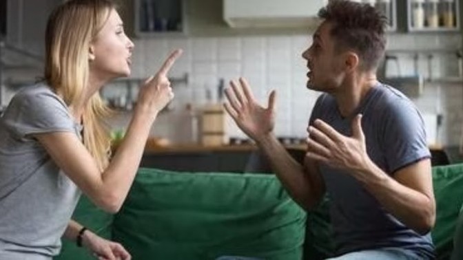 Her tartışmada ayrılmak ile tehdit eden eş'e nasıl bir duruş sergilemeli?