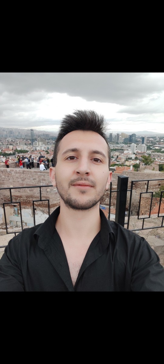 Sürekli köksal Babaya ya da karadenizlilere benzetiyorlar beni sizce öyle mi? Ya da goruntum ortalama bir insana göre çirkin mi?