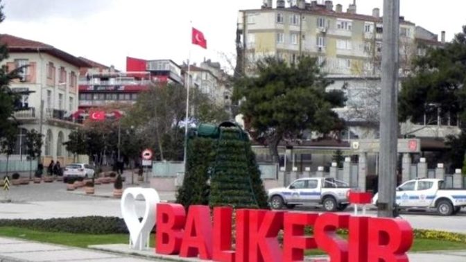 Bir vatandaş belediyeye başvurarak Balıkesir'de bugün deprem olacağını söyledi! Sizce Belediye ne yapmalı?