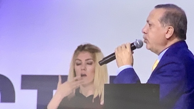 TRT’nin tarafsız olması gerekmez mi neden akpnin yalakalığını yapıyor?
