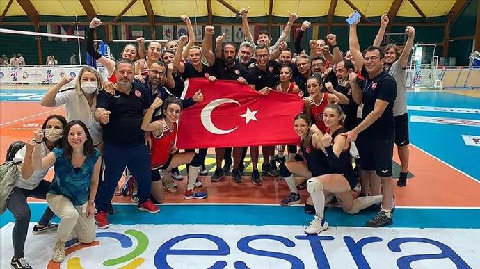 İşitme Engelli A Milli Voleybol Takımımız Avrupa 2ncisi oldu ne büyük gurur değil mi? Onlara mesajınız nedir?