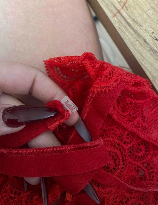 Kırmızı sizce aşkın rengi mi? Sizin aşkınızın rengi ne?