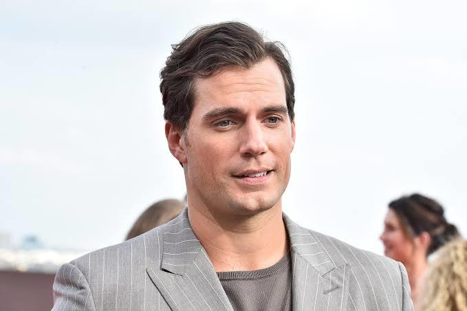 Henry Cavill sizce nasıl biri? Çok çekici değil mi?