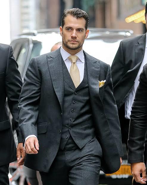 Henry Cavill sizce nasıl biri? Çok çekici değil mi?