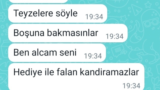 Beni seviyormudur?
