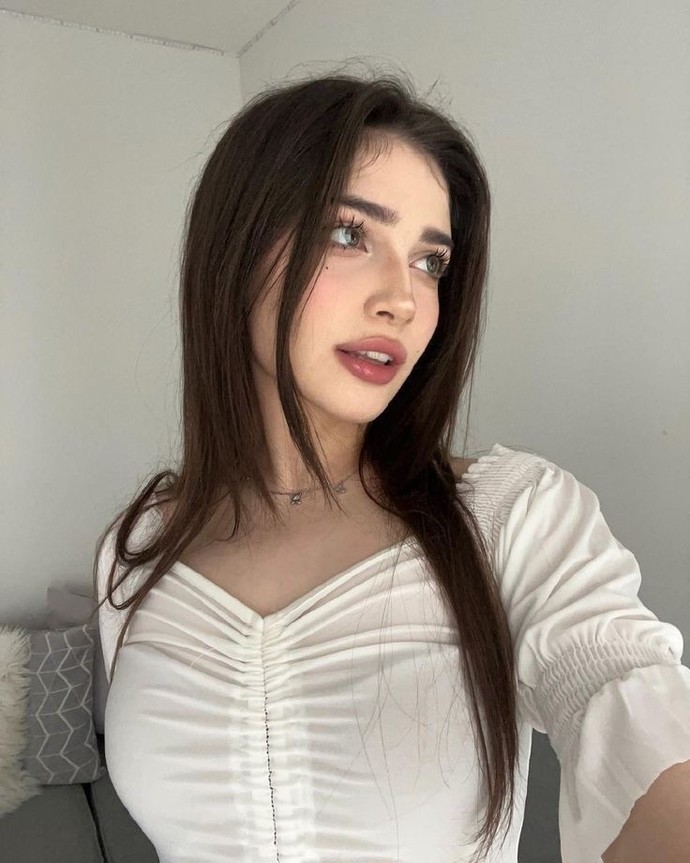 Bu yüze sarı saç yakışır mı sizce?