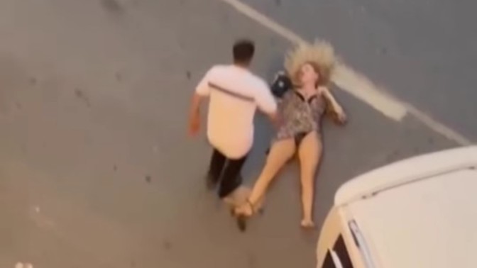 Şiddet gören kadınların çoğu keko seviyorum diyen kadınlar oluyor. Farkindamisiniz?