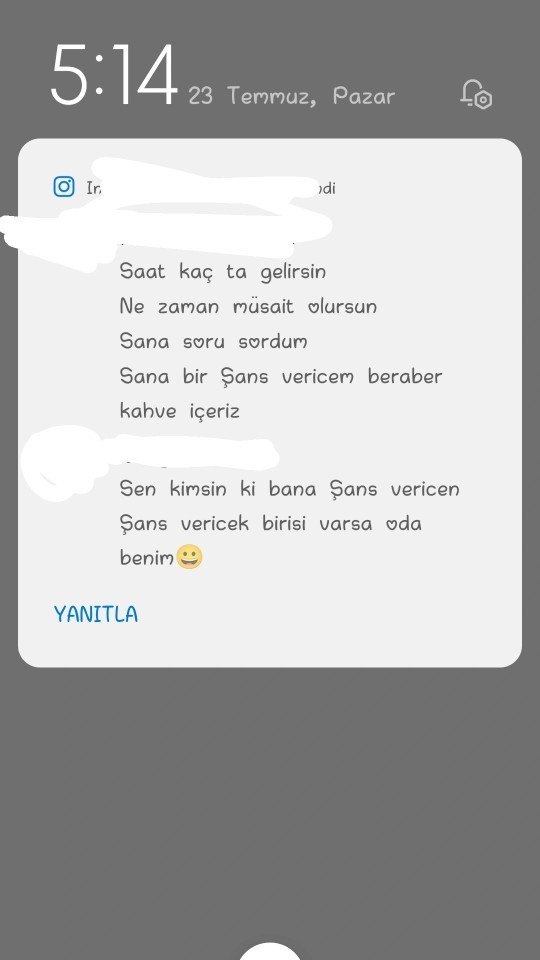 Bu erkekler kendilerini hint kumaşı falan mı sanıyor?