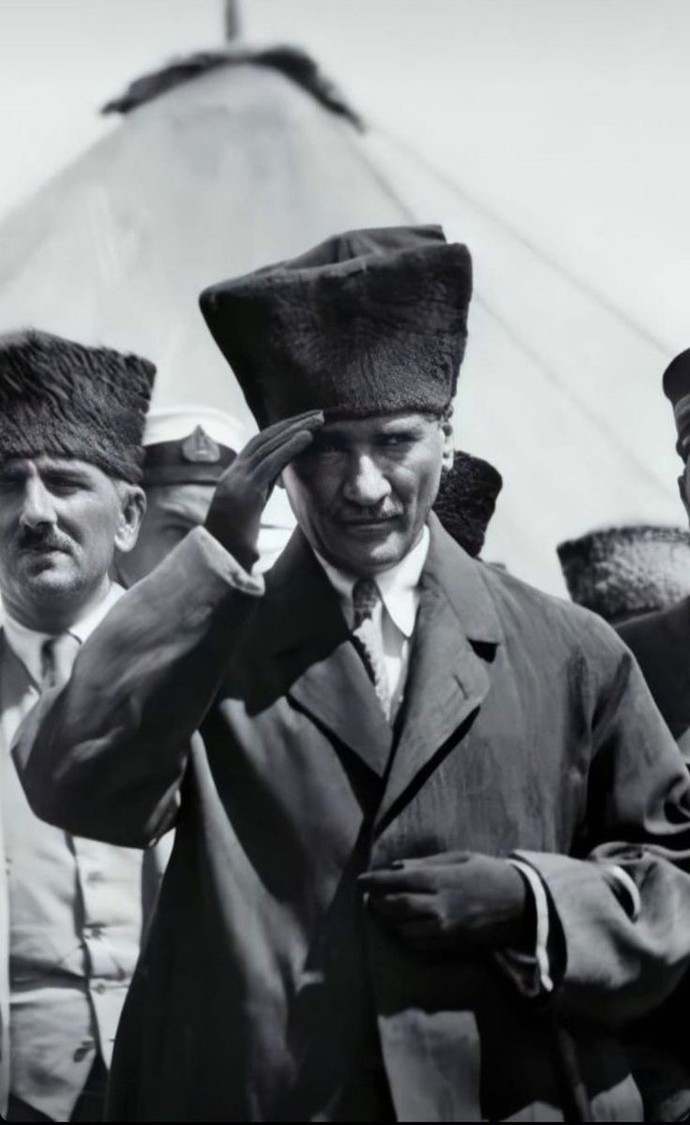 Bıgün Lozan Antlaşmasının 100. Yıl Dönümü! Ne düşünüyorsunuz?