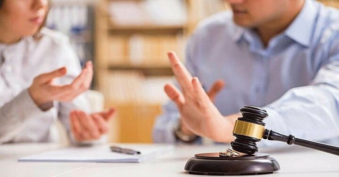 Çiftlerin sosyal medya hesaplarında ilişki durumu bilgisini boş bırakmalarını mahkeme kusur saydı. Sizce de kusur mu?